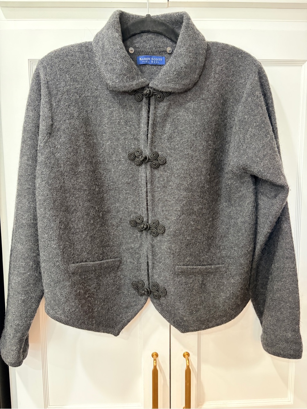 Karen Scott Gray 100% wool Button sweater jacket. Classic